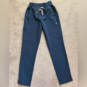 Figs High Waisted Yola Skinny
Scrub Pants